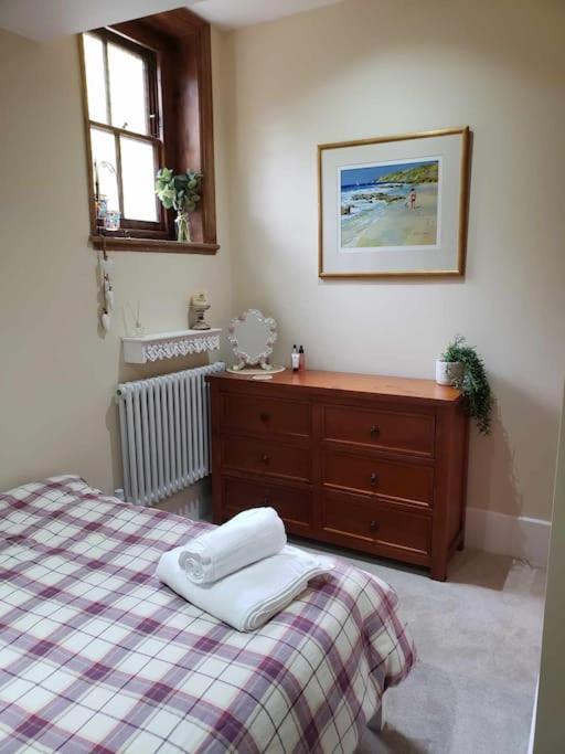 3 Bedroom 3 Bathroom Ground Floor Condo With Veranda Reigate Exterior photo